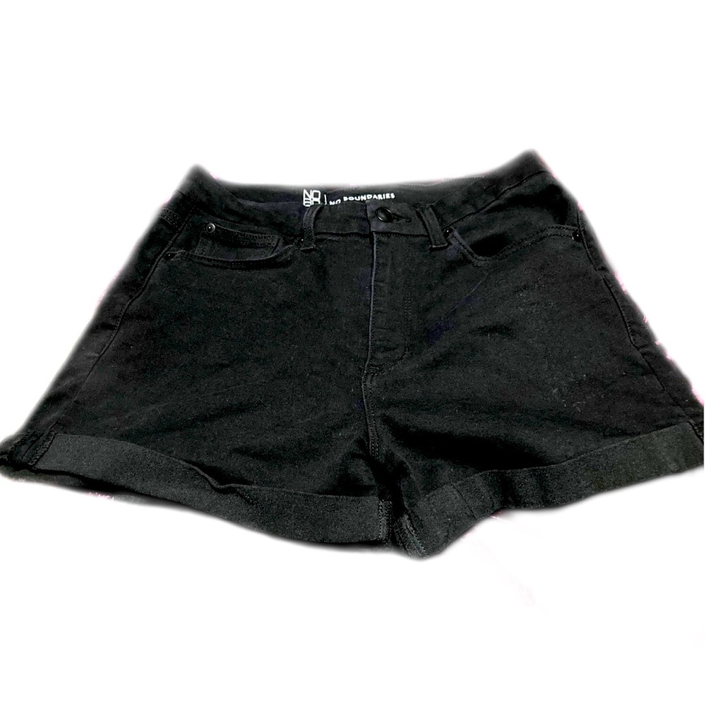 Women’s No Boundaries Shorts